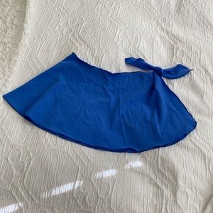 Tie figure skating skirt